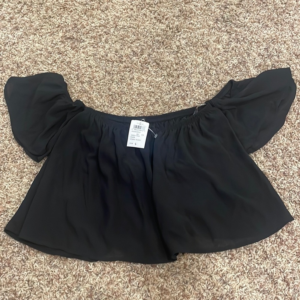 Windsor size small black flowy top